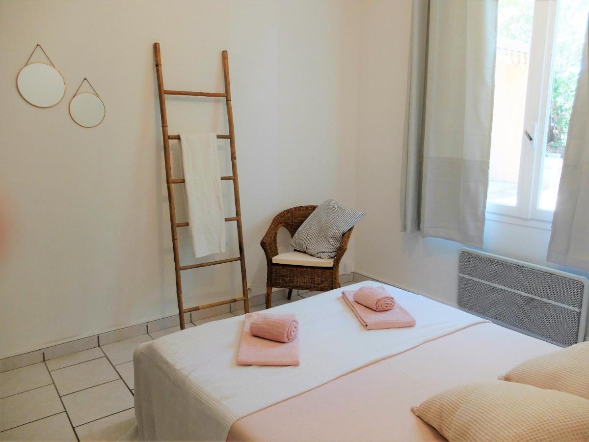 BEAUX APPARTEMENTS 65m2 AVEC ESPACES EXTERIEURS PARKINGS PROCHE PLAGE Hyères Exterior foto
