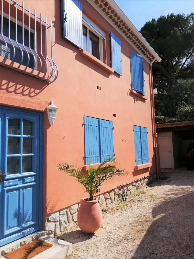BEAUX APPARTEMENTS 65m2 AVEC ESPACES EXTERIEURS PARKINGS PROCHE PLAGE Hyères Exterior foto
