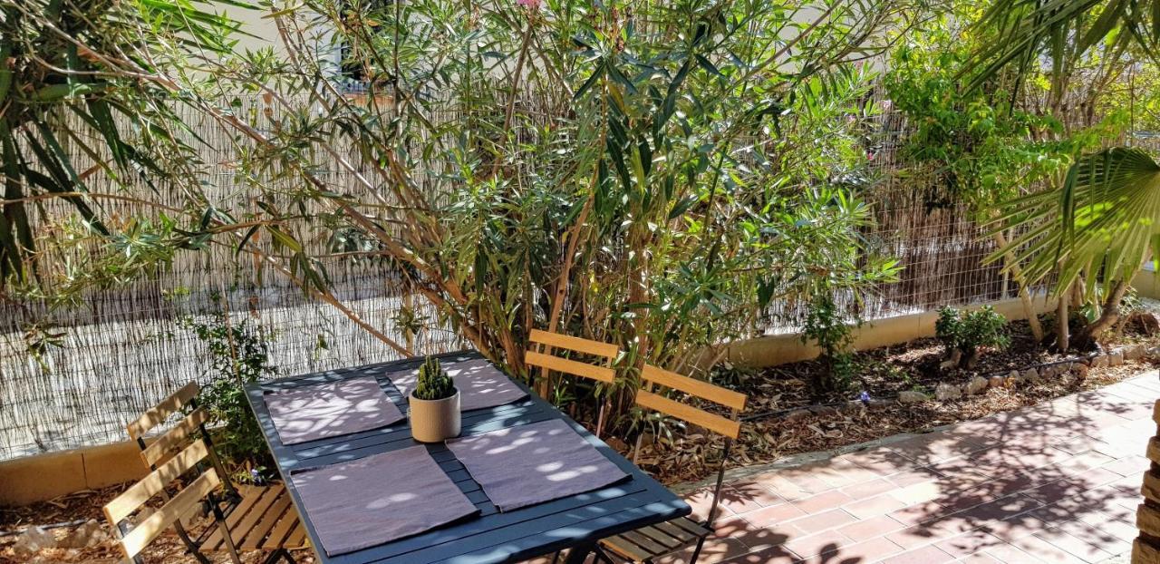 BEAUX APPARTEMENTS 65m2 AVEC ESPACES EXTERIEURS PARKINGS PROCHE PLAGE Hyères Exterior foto