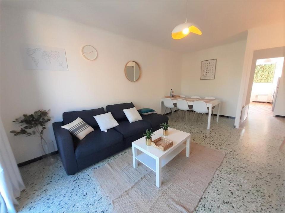 BEAUX APPARTEMENTS 65m2 AVEC ESPACES EXTERIEURS PARKINGS PROCHE PLAGE Hyères Exterior foto