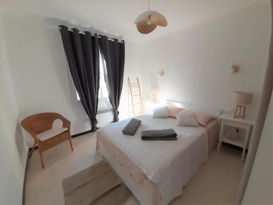 BEAUX APPARTEMENTS 65m2 AVEC ESPACES EXTERIEURS PARKINGS PROCHE PLAGE Hyères Exterior foto