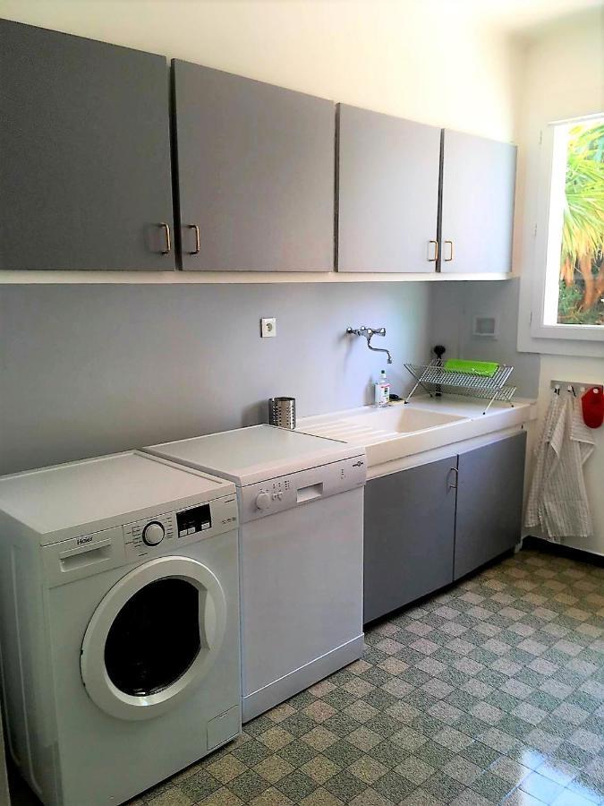 BEAUX APPARTEMENTS 65m2 AVEC ESPACES EXTERIEURS PARKINGS PROCHE PLAGE Hyères Exterior foto