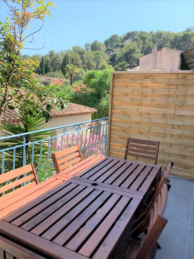 BEAUX APPARTEMENTS 65m2 AVEC ESPACES EXTERIEURS PARKINGS PROCHE PLAGE Hyères Exterior foto