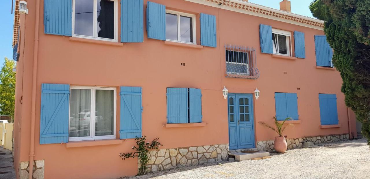 BEAUX APPARTEMENTS 65m2 AVEC ESPACES EXTERIEURS PARKINGS PROCHE PLAGE Hyères Exterior foto