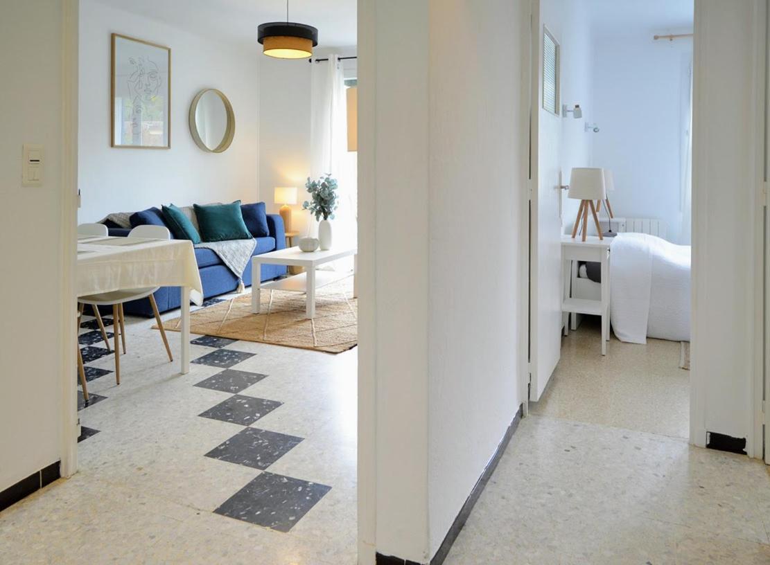 BEAUX APPARTEMENTS 65m2 AVEC ESPACES EXTERIEURS PARKINGS PROCHE PLAGE Hyères Exterior foto