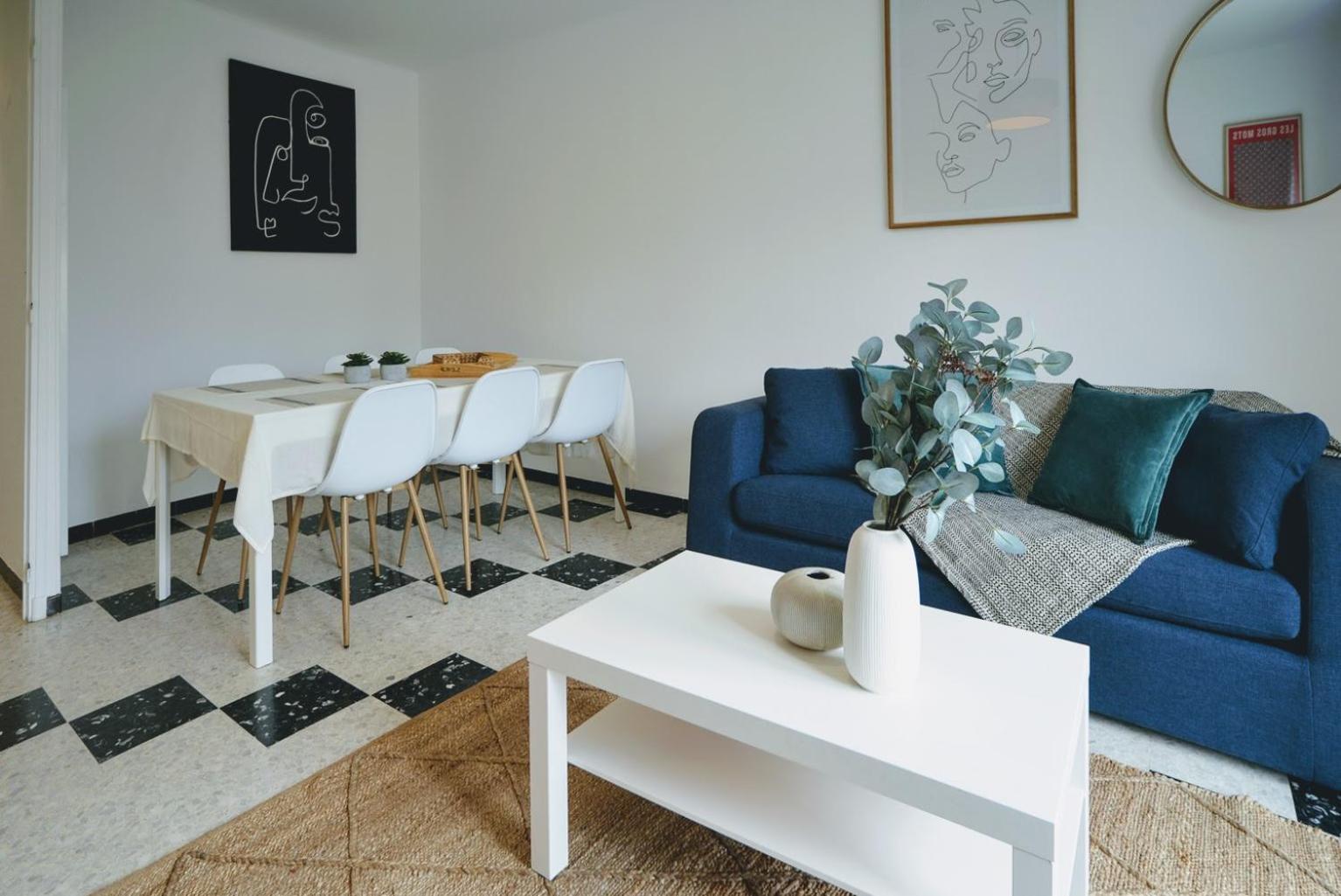 BEAUX APPARTEMENTS 65m2 AVEC ESPACES EXTERIEURS PARKINGS PROCHE PLAGE Hyères Exterior foto