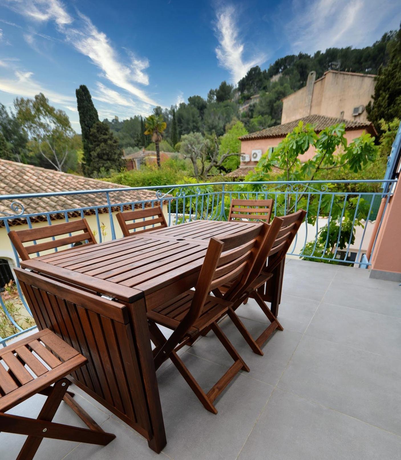 BEAUX APPARTEMENTS 65m2 AVEC ESPACES EXTERIEURS PARKINGS PROCHE PLAGE Hyères Exterior foto