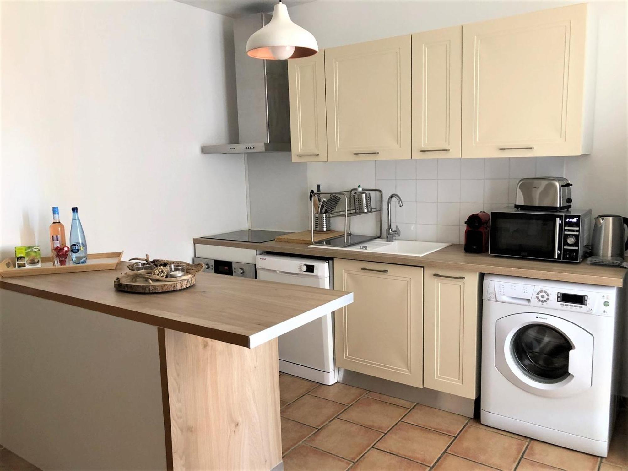 BEAUX APPARTEMENTS 65m2 AVEC ESPACES EXTERIEURS PARKINGS PROCHE PLAGE Hyères Exterior foto