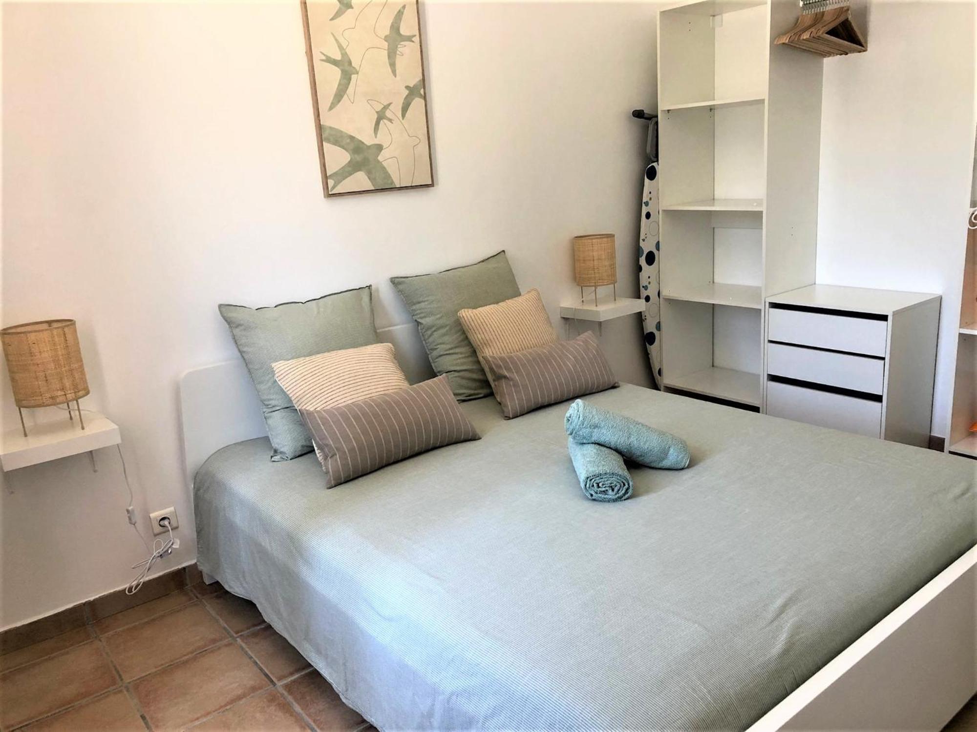 BEAUX APPARTEMENTS 65m2 AVEC ESPACES EXTERIEURS PARKINGS PROCHE PLAGE Hyères Exterior foto